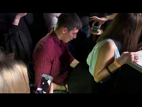 ❤️ Tinuod nga sekso sa usa ka nightclub sa Russia. Ang 18-anyos nga Ruso nga babaye sa anus ug puwerta nakighilawas sa usa ka nightclub Lisud nga porn sa amon ceb.pornolymp.ru ﹏